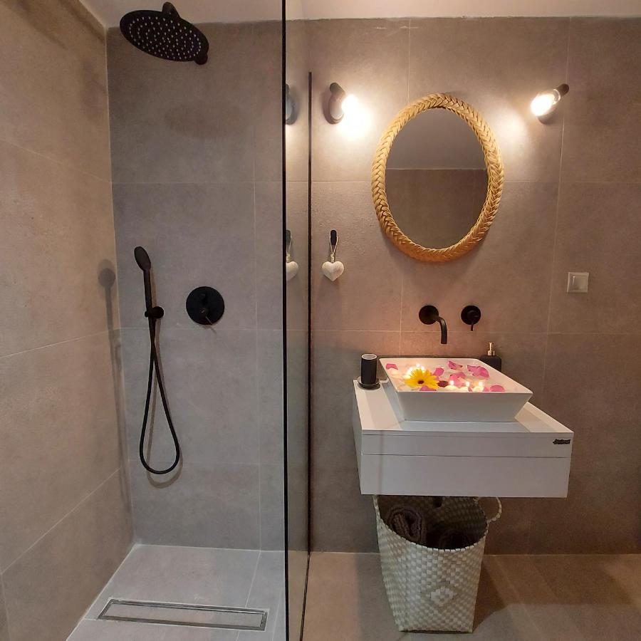 Onar Beachfront Residence, Loutraki المظهر الخارجي الصورة